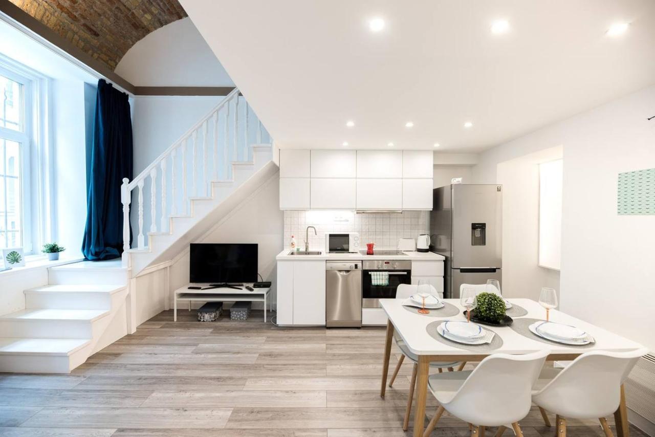 Newly Refurbished Home At Superb Location บูดาเปสต์ ภายนอก รูปภาพ